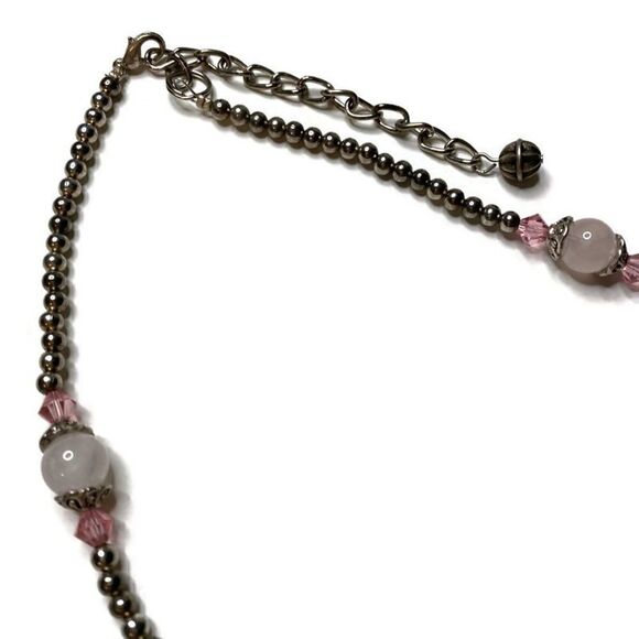 Pink and White Stone Beaded Necklace with Silver-Tone. - Picture 6 of 6